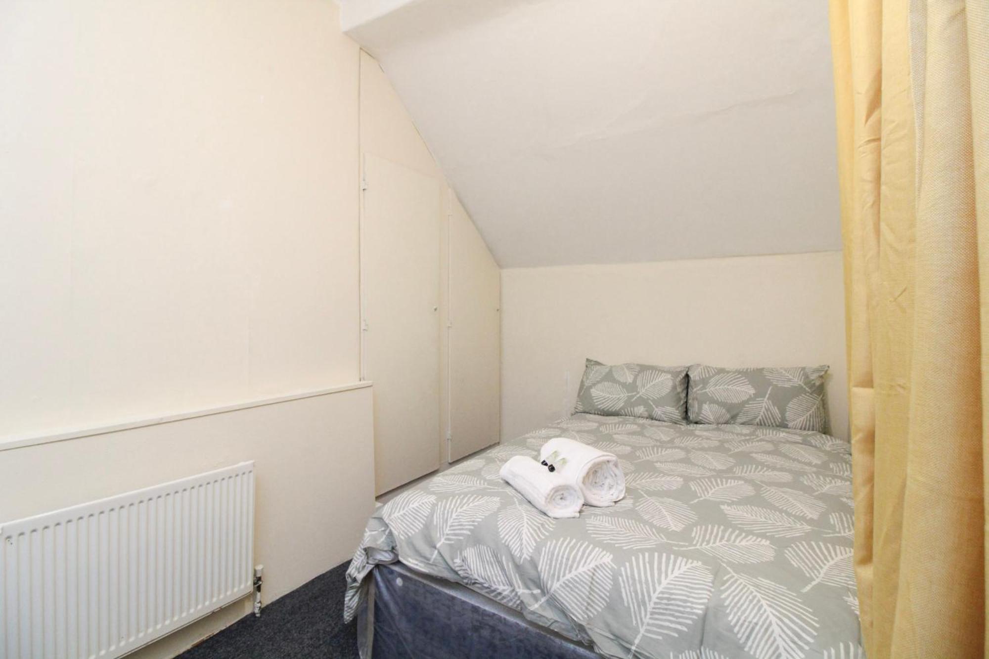 Room 4 Mayflower Road Guest House Саутхамптън Екстериор снимка